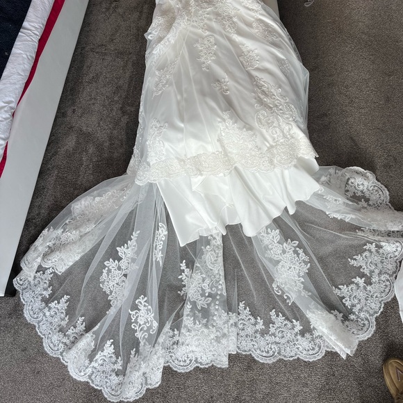 Madison Couture Wedding Dress - Picture 7 of 14